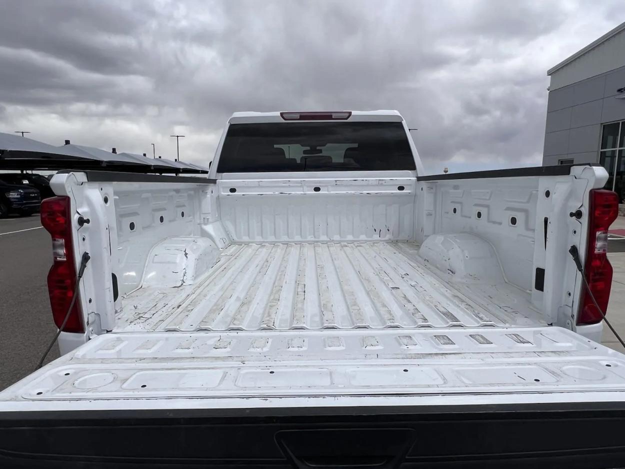 2023 Chevrolet Silverado 2500HD LT | Photo 7 of 16