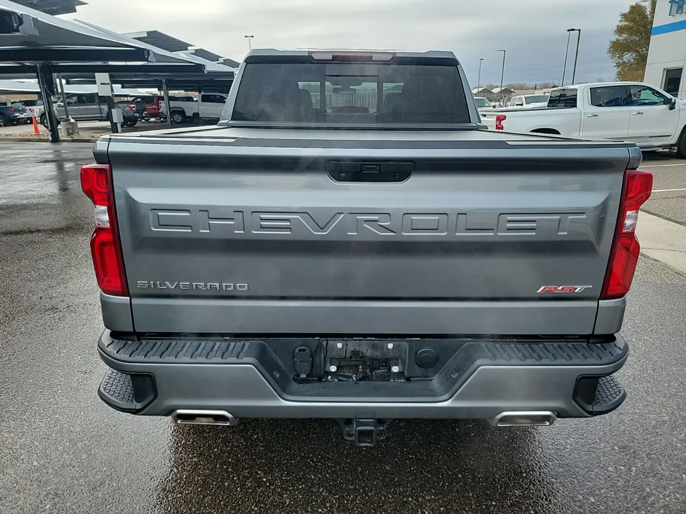 2021 Chevrolet Silverado 1500 RST | Photo 3 of 17