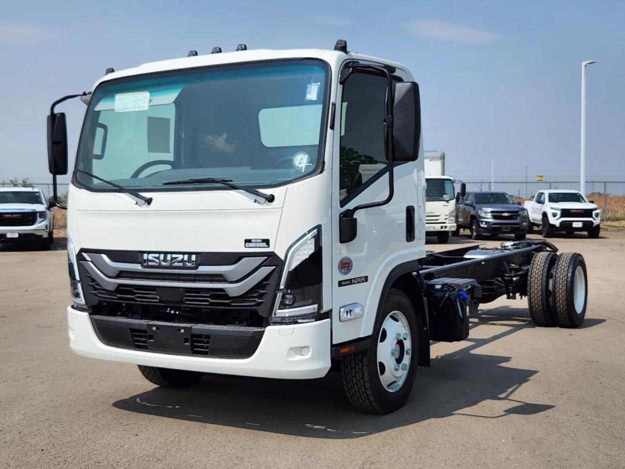 2025 Isuzu NRR diesel cab chassis 176 wheelbase | Photo 2 of 9