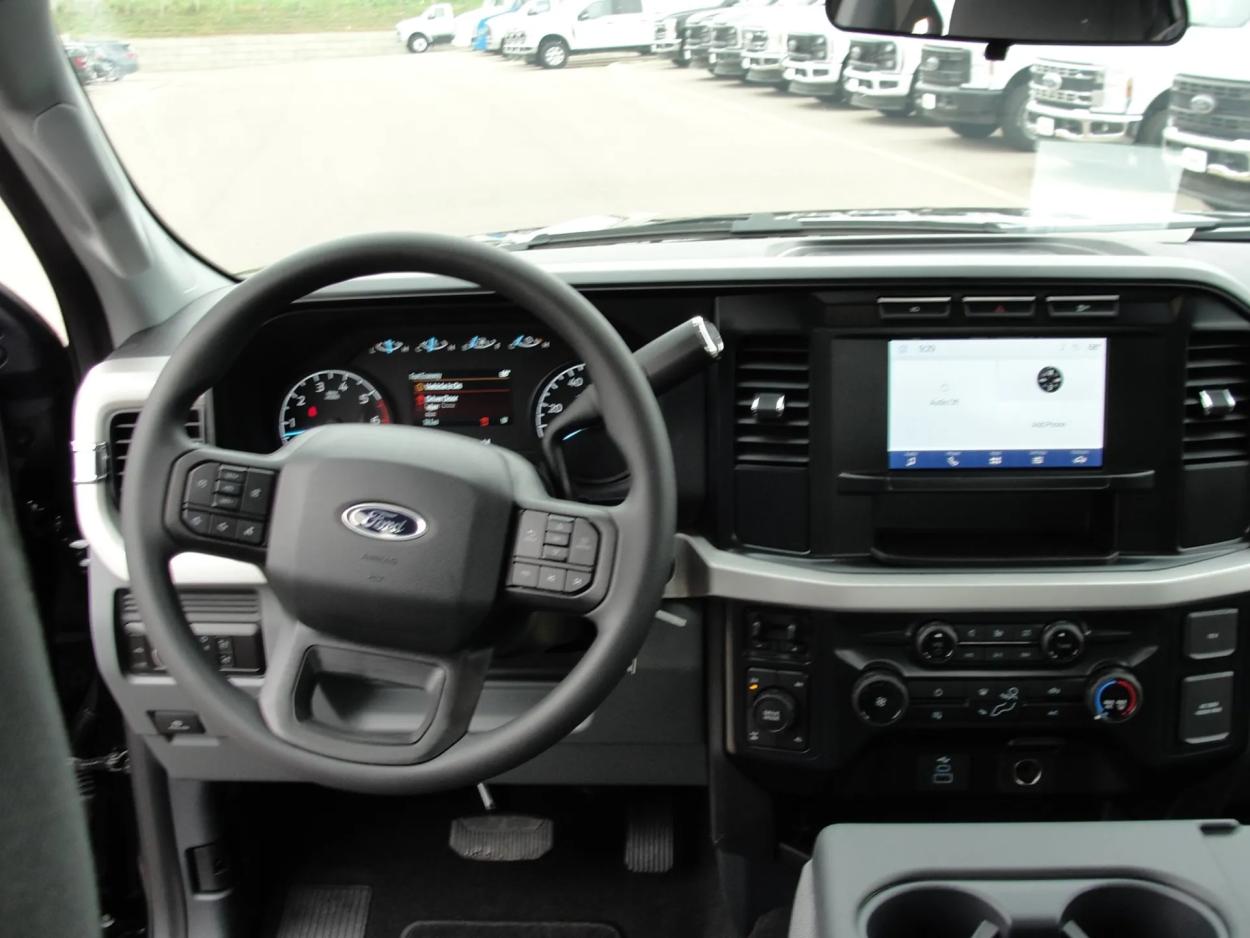 2024 Ford F-250 | Photo 10 of 18