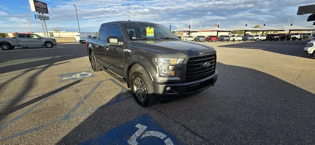 2017 Ford F-150 | Photo 3 of 28