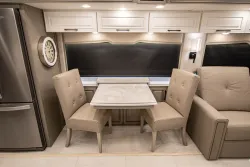 2025 Newmar London Aire 4569 | Thumbnail Photo 15 of 32