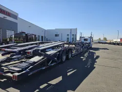 2019 Peterbilt 389 | Thumbnail Photo 18 of 32