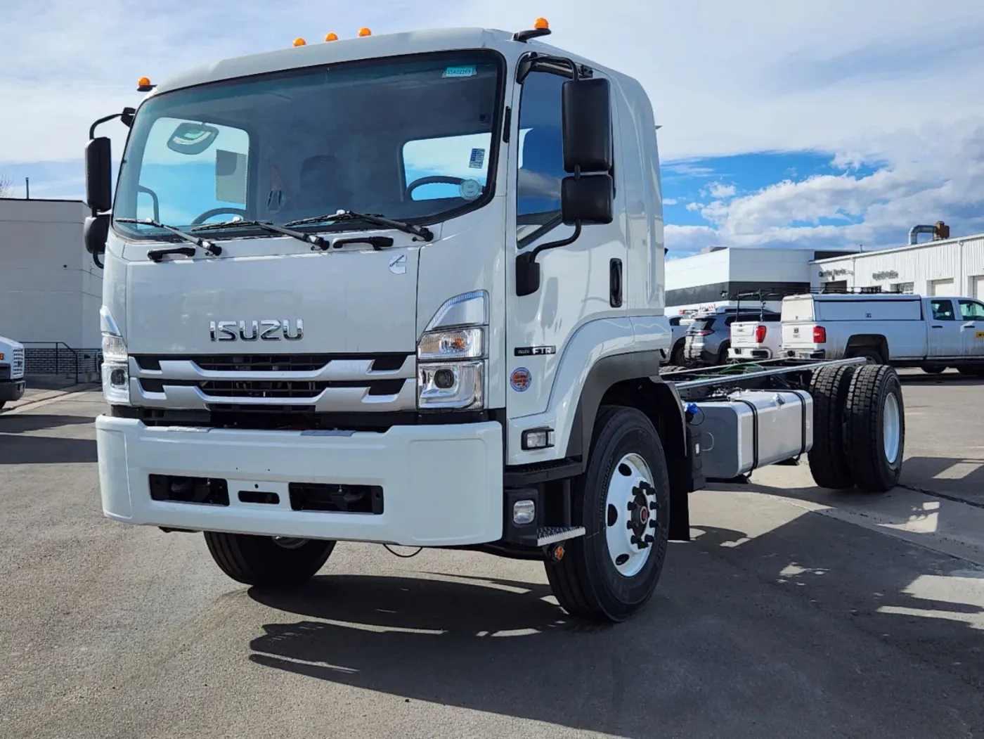 2025 Isuzu FTR 212 WHEELBASE | Photo 2 of 8