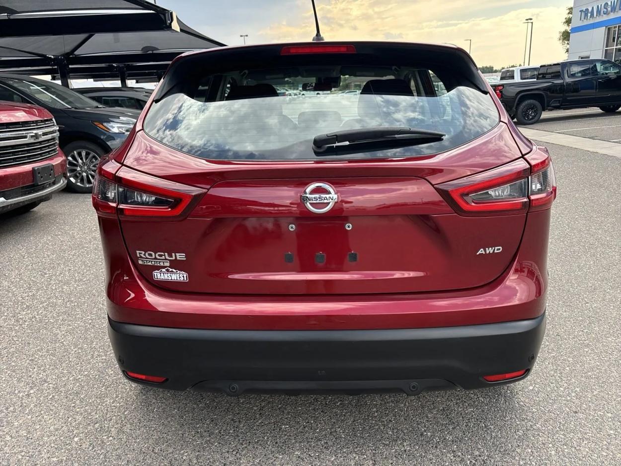 2021 Nissan Rogue Sport S | Photo 3 of 21