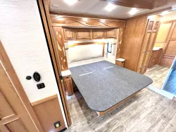 2018 Newmar Ventana 4369 | Thumbnail Photo 19 of 33