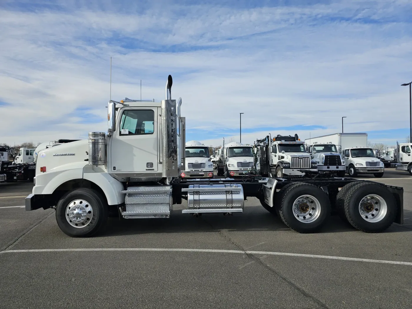 2020 Western Star 4900SA | Photo 4 of 19