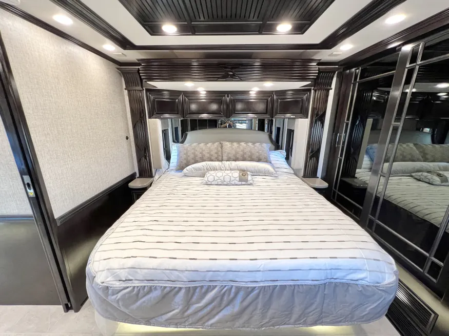 2023 Newmar Supreme Aire 4061 | Photo 19 of 35