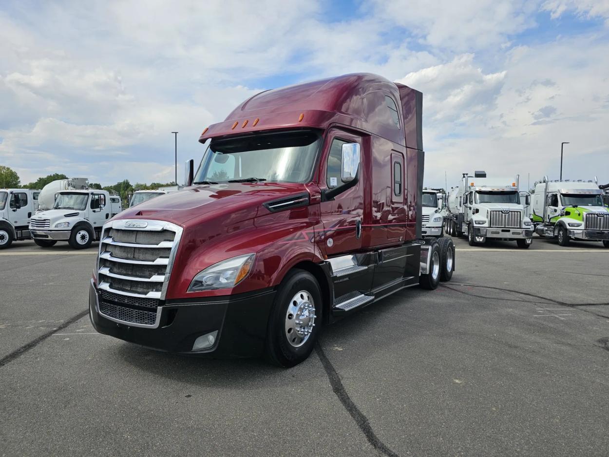 2023 Freightliner Cascadia 126 