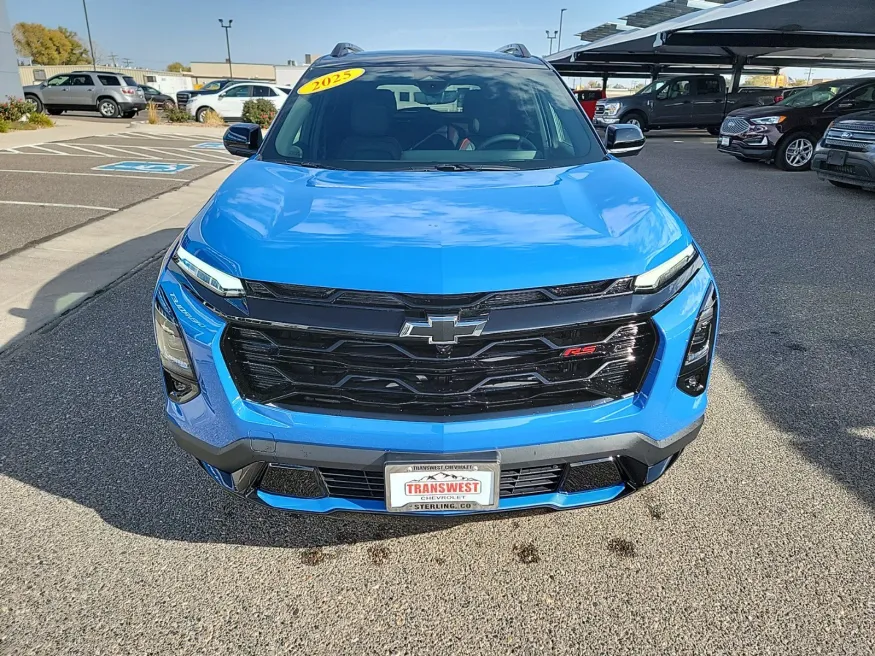 2025 Chevrolet Equinox AWD RS | Photo 8 of 21