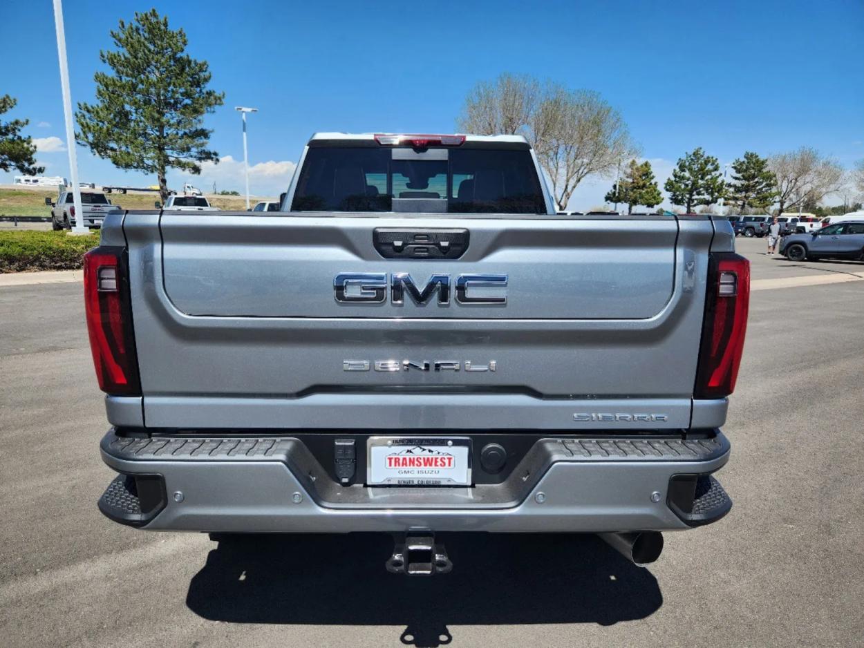 2024 GMC Sierra 2500HD Denali Ultimate | Photo 11 of 24