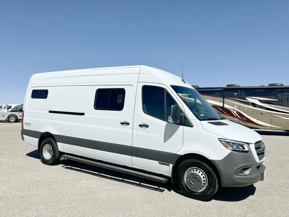 2023 Winnebago Adventure Wagon 70 SE