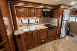 2019 Winnebago Forza 38W | Thumbnail Photo 15 of 28