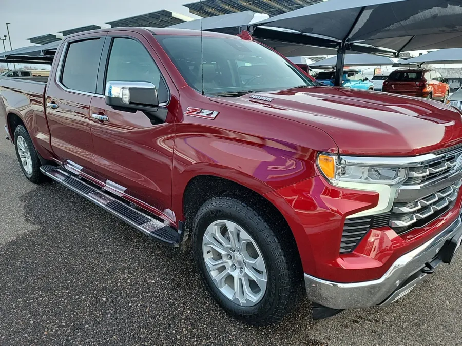 2022 Chevrolet Silverado 1500 LTZ | Photo 7 of 21