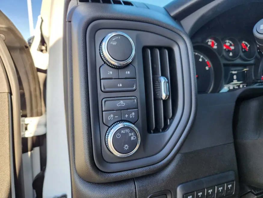 2025 GMC Sierra 3500HD Pro | Photo 6 of 29