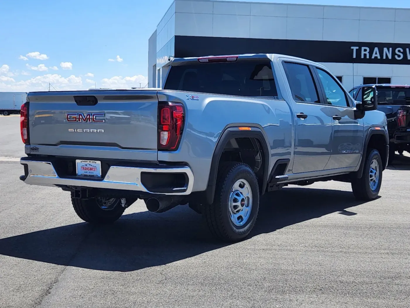 2024 GMC Sierra 2500HD Pro | Photo 2 of 23