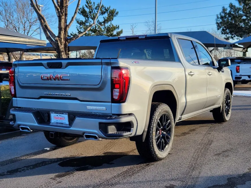 2025 GMC Sierra 1500 Elevation | Photo 2 of 30