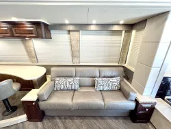 2017 Emerald Prevost X3 | Thumbnail Photo 7 of 37