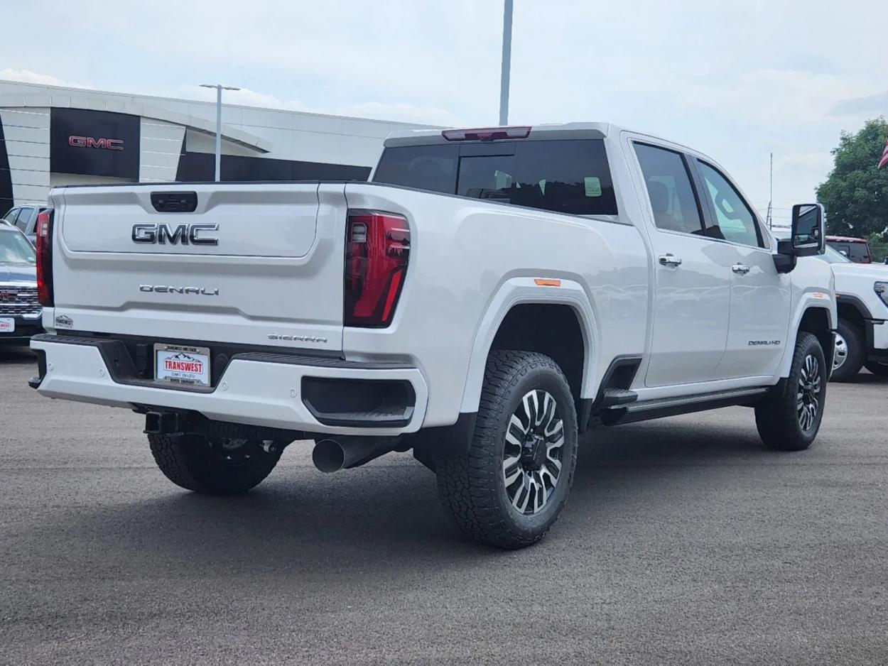 2024 GMC Sierra 2500HD Denali Ultimate | Photo 3 of 28