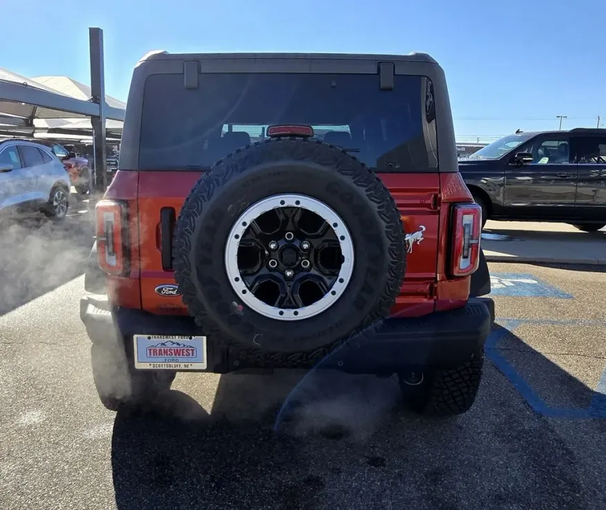 2024 Ford Bronco | Photo 7 of 28