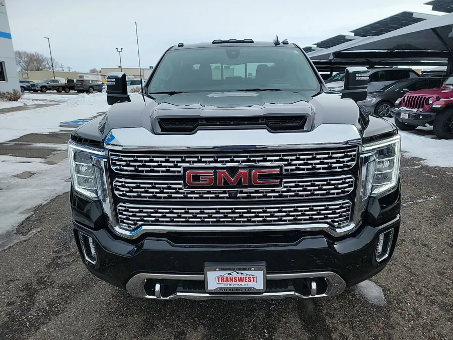 2022 GMC Sierra 2500HD Denali | Photo 9 of 21