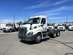 2016 Freightliner Cascadia 126 | Thumbnail Photo 1 of 22