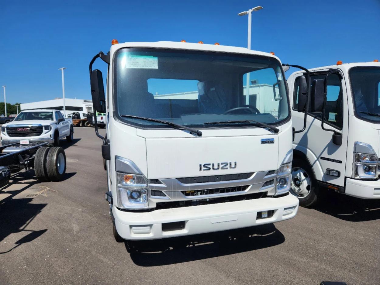 2024 Isuzu NQR DIESEL 176 WHEELBASE | Photo 2 of 3