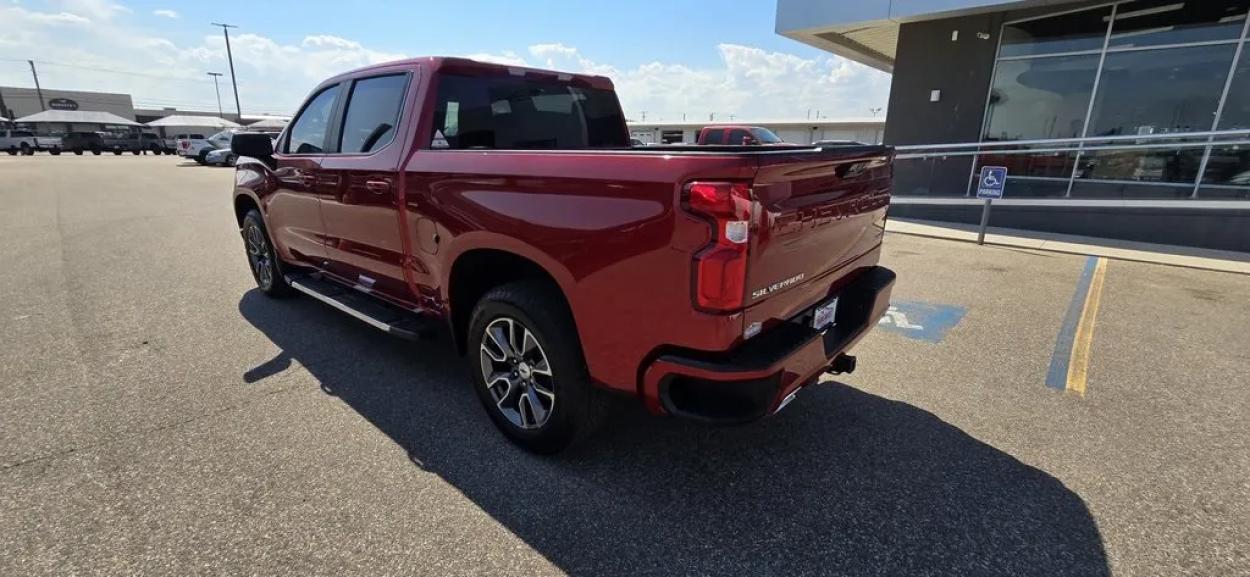 2023 Chevrolet Silverado 1500 | Photo 6 of 30