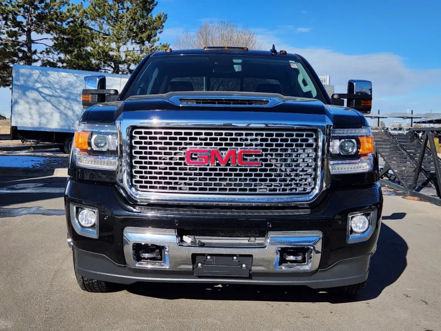 2017 GMC Sierra 3500HD Denali | Photo 4 of 29