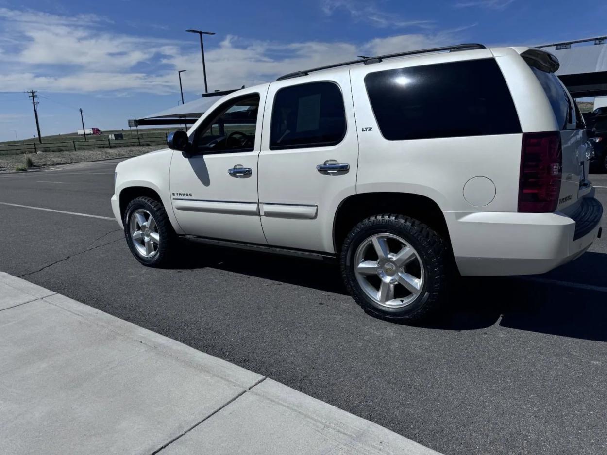 2008 Chevrolet Tahoe LTZ | Photo 5 of 17