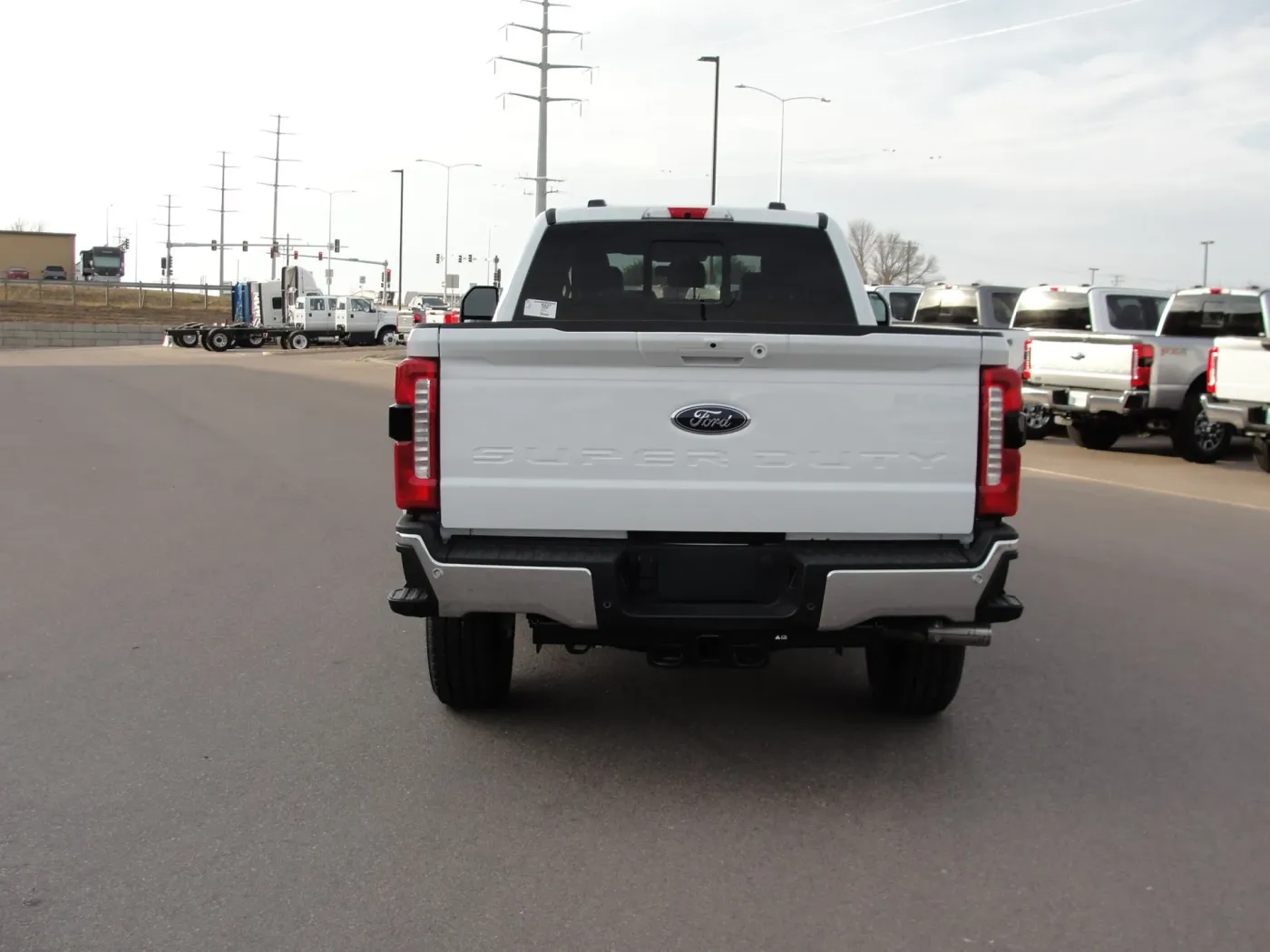 2024 Ford F-350 | Photo 4 of 13