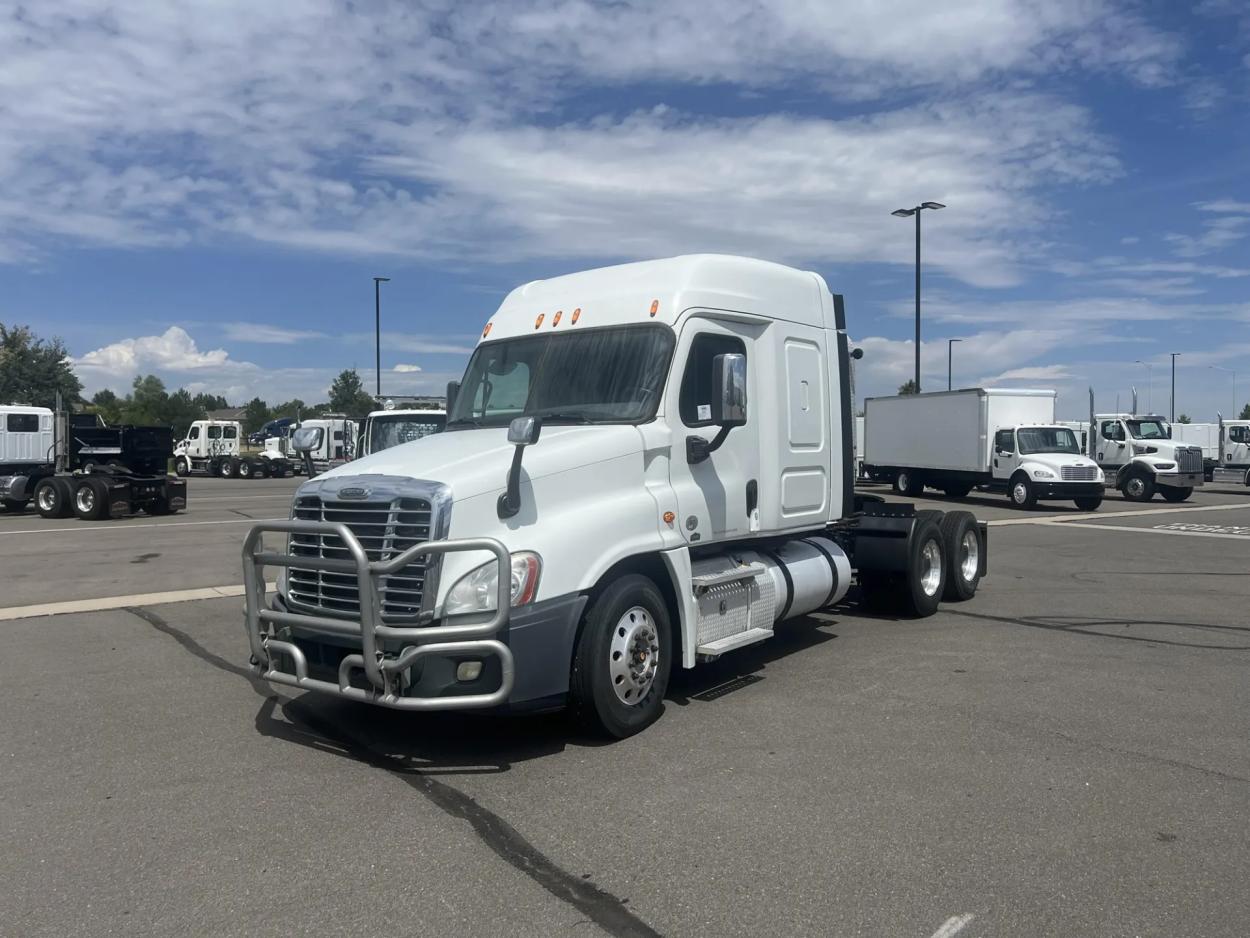 2015 Freightliner Cascadia 