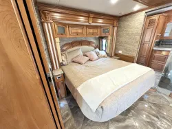 2016 Newmar Dutch Star 4018 | Thumbnail Photo 15 of 32