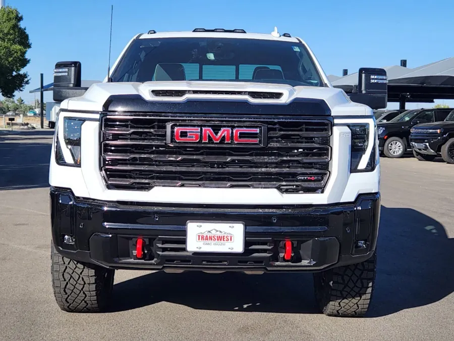 2025 GMC Sierra 2500HD AT4X | Photo 5 of 30