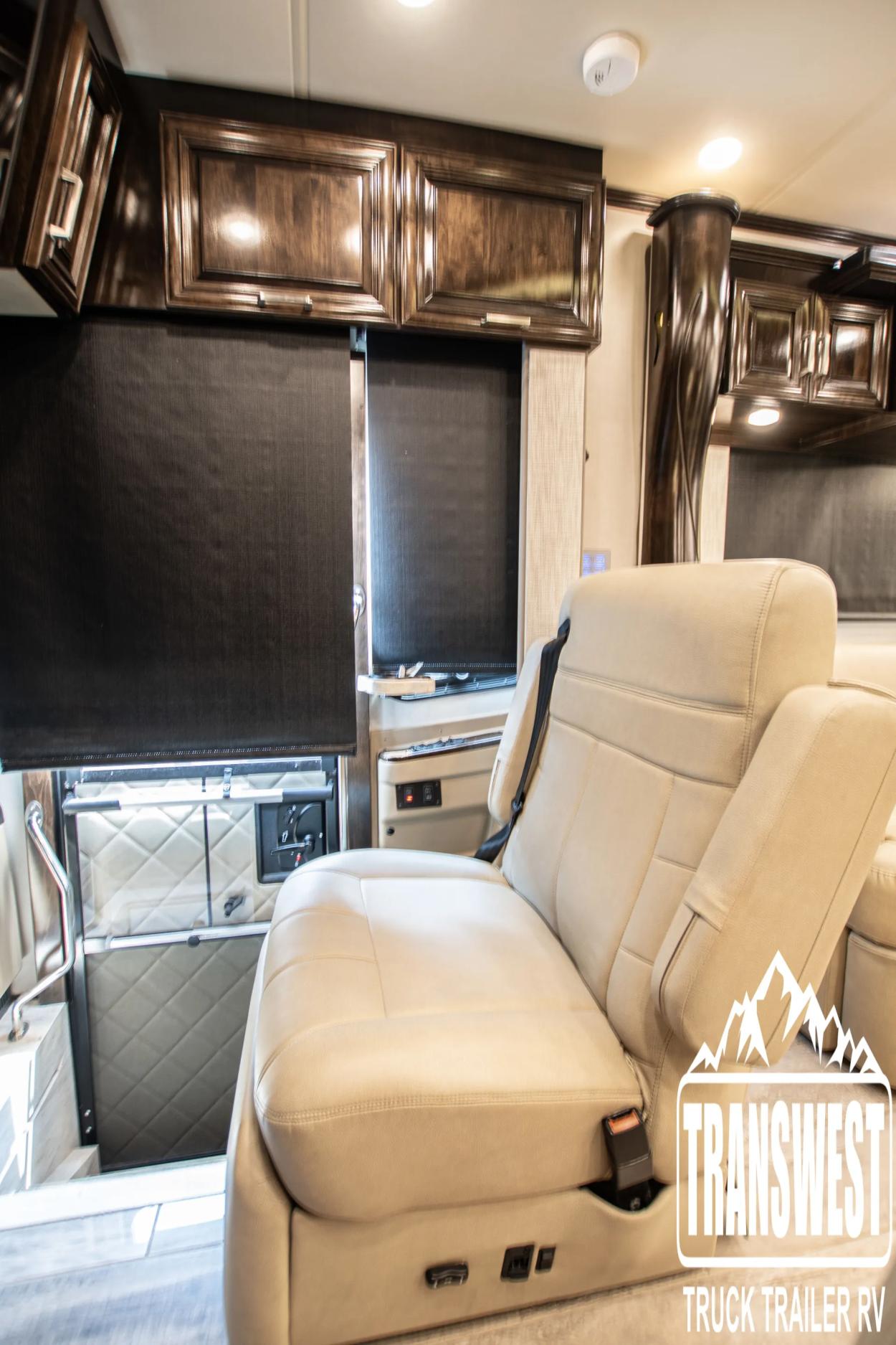 2018 Newmar London Aire 4531 | Photo 4 of 20