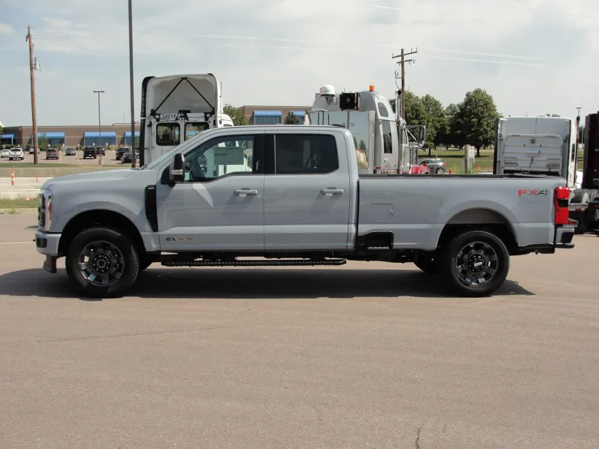 2024 Ford F-350 | Photo 2 of 19