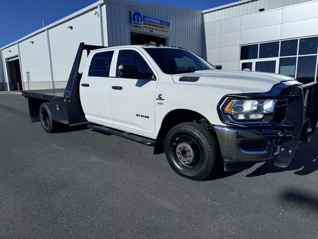 2019 RAM 3500 Chassis Cab Tradesman | Photo 4 of 12