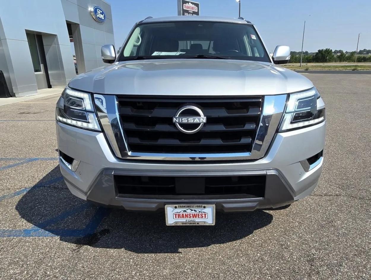 2021 Nissan Armada | Photo 2 of 27