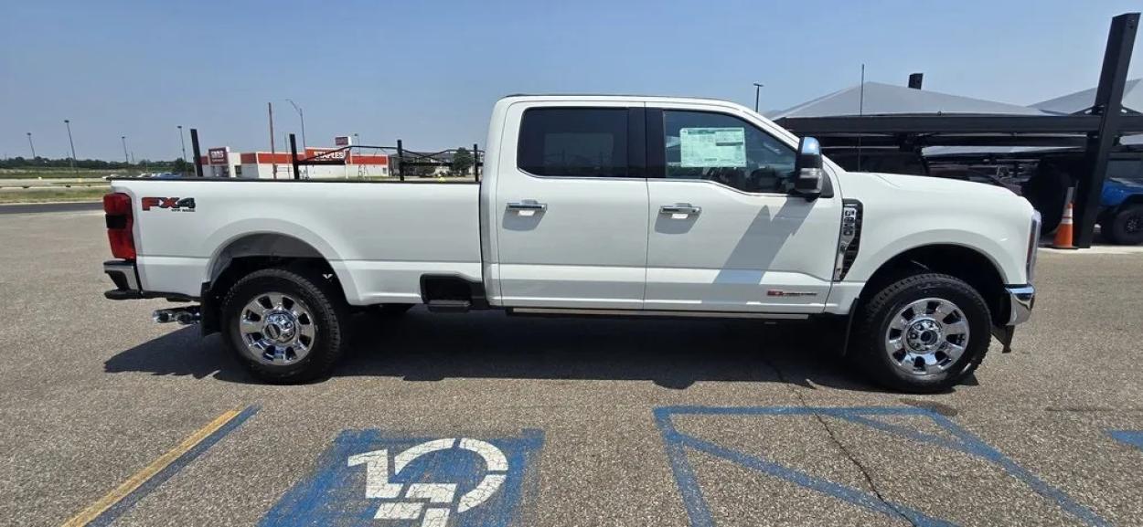 2024 Ford F-350SD | Photo 6 of 43