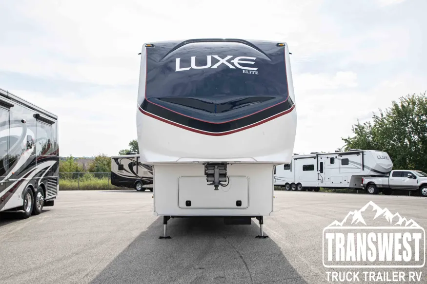 2022 Luxe Elite 39FB | Photo 2 of 5