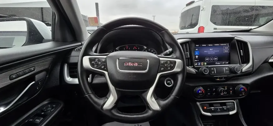 2024 GMC Terrain | Photo 14 of 28