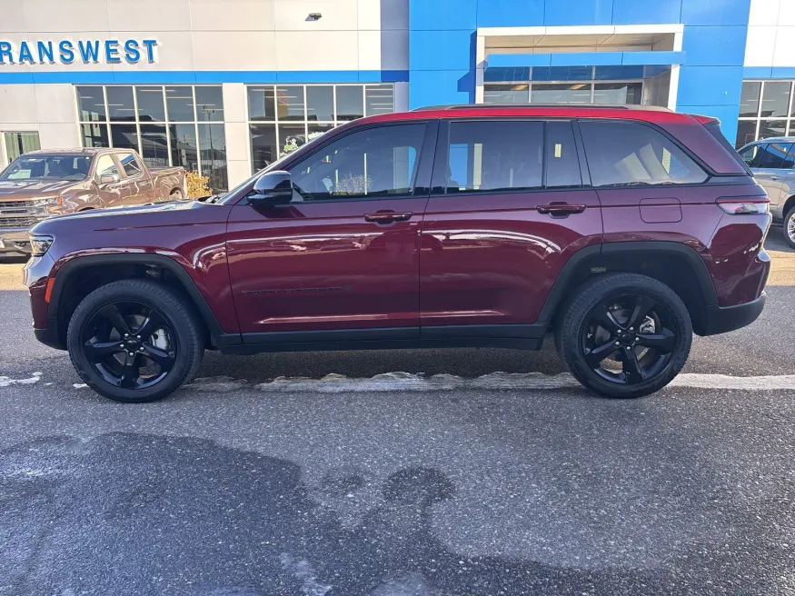 2023 Jeep Grand Cherokee Limited | Photo 1 of 23