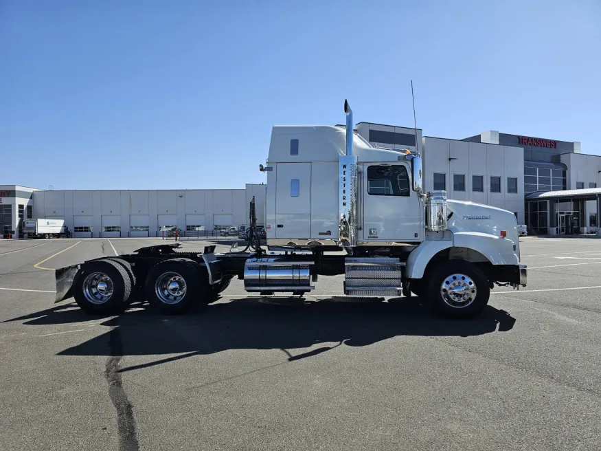 2020 Western Star 4900SA | Photo 5 of 21