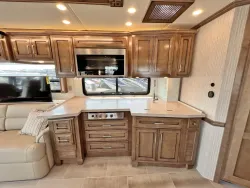 2023 Newmar Ventana 4037 | Thumbnail Photo 15 of 35