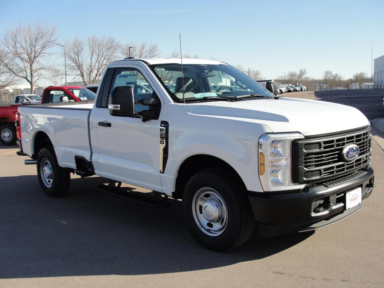 2024 Ford F-250 | Photo 7 of 12