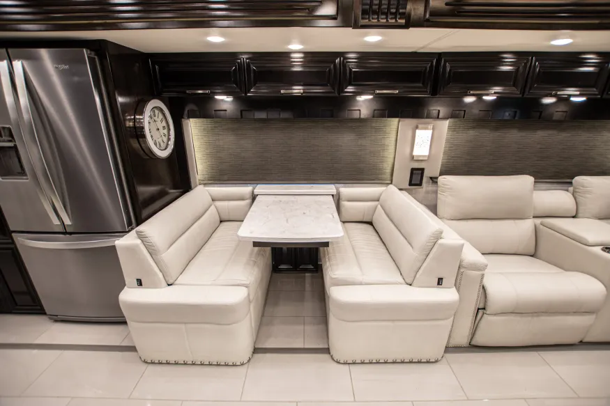 2022 Newmar London Aire 4551 | Photo 16 of 21