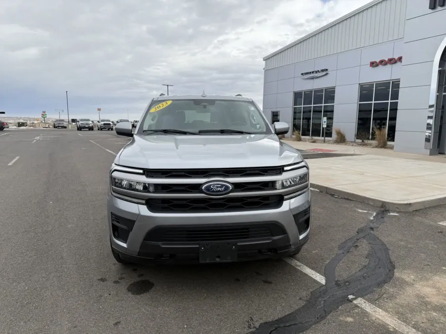 2023 Ford Expedition Max XLT | Photo 2 of 20