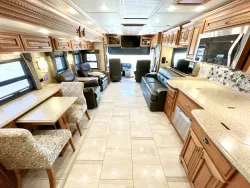 2017 Newmar Dutch Star 4369 | Thumbnail Photo 5 of 32