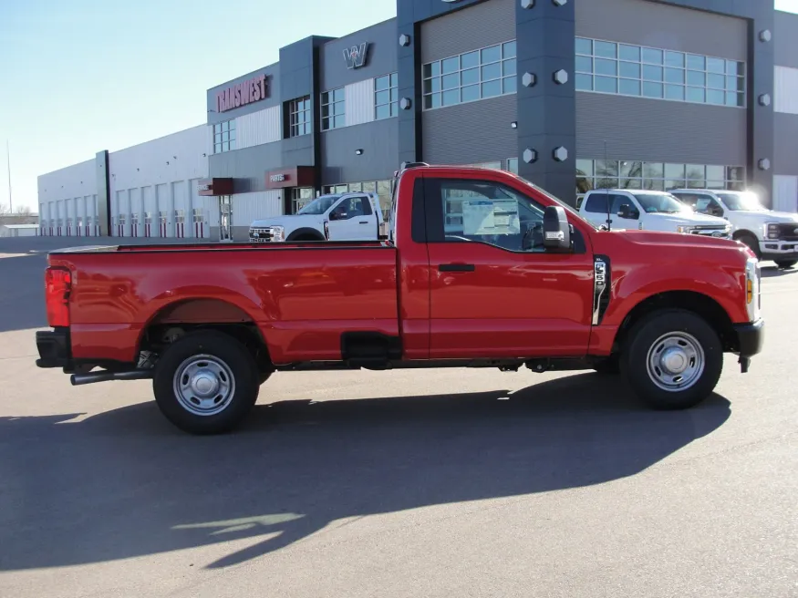 2024 Ford F-250 | Photo 6 of 12