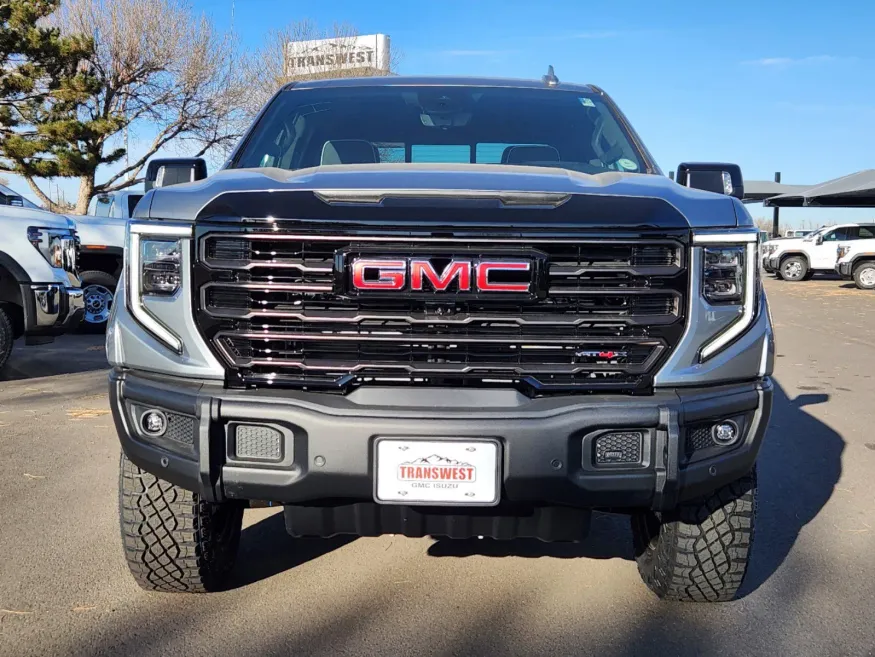 2025 GMC Sierra 1500 AT4X | Photo 4 of 31